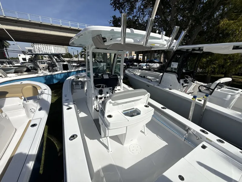 Slide: The Image of Everglades 253 Center Console 2026 - 17