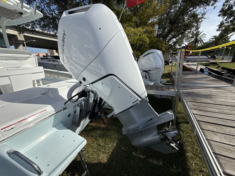 Slide: The Image of Everglades 253 Center Console 2026 - 18