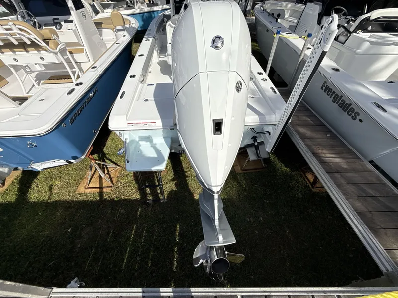 Slide: The Image of Everglades 253 Center Console 2026 - 19