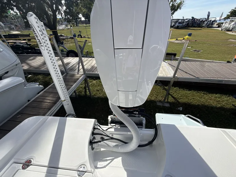 Slide: The Image of Everglades 253 Center Console 2026 - 20