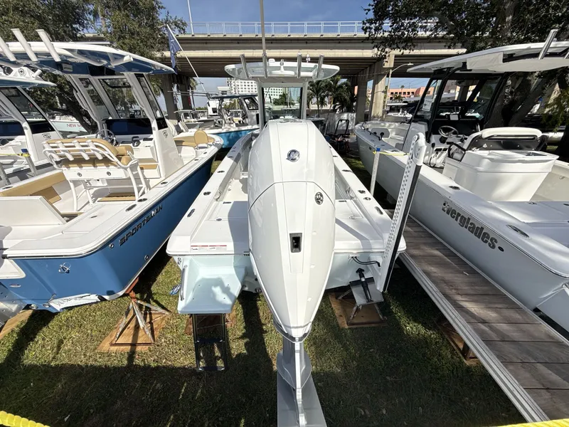 Slide: The Image of Everglades 253 Center Console 2026 - 3