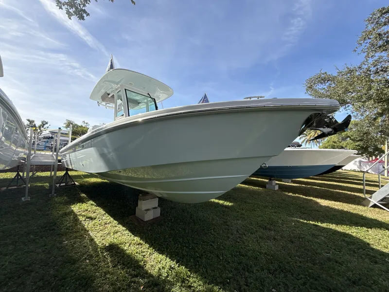 Slide: The Image of Everglades 253 Center Console 2026 - 6