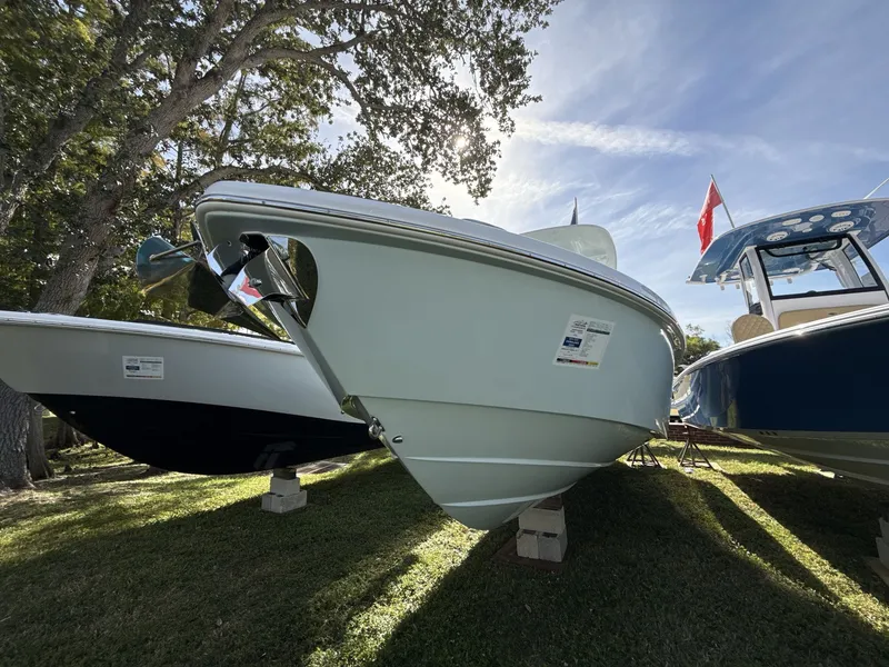 Slide: The Image of Everglades 253 Center Console 2026 - 8