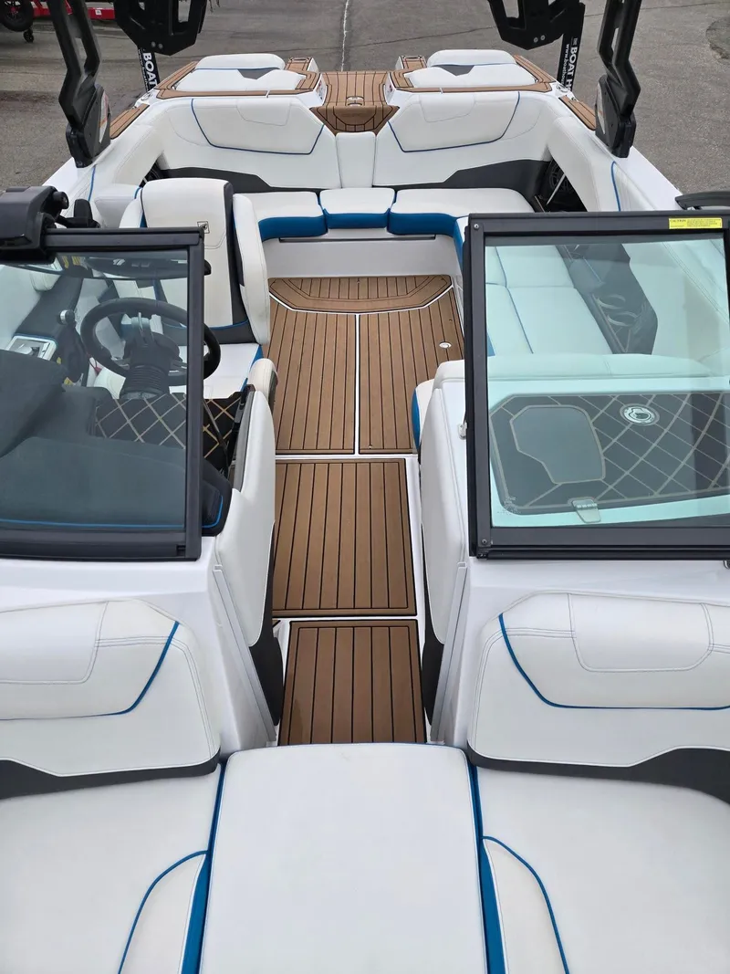 Slide: The Image of Nautique Super Air Nautique GS22 2019 - 12