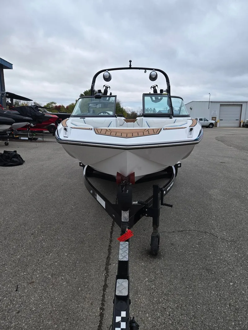 Slide: The Image of Nautique Super Air Nautique GS22 2019 - 3
