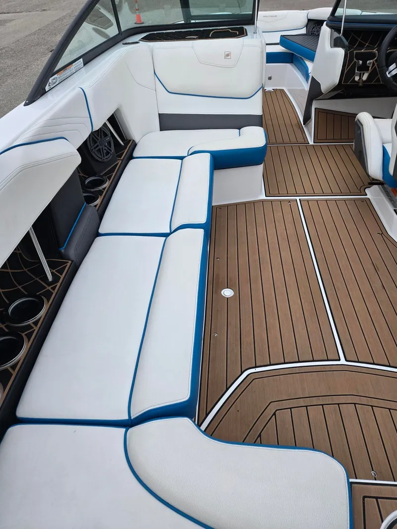 Slide: The Image of Nautique Super Air Nautique GS22 2019 - 7