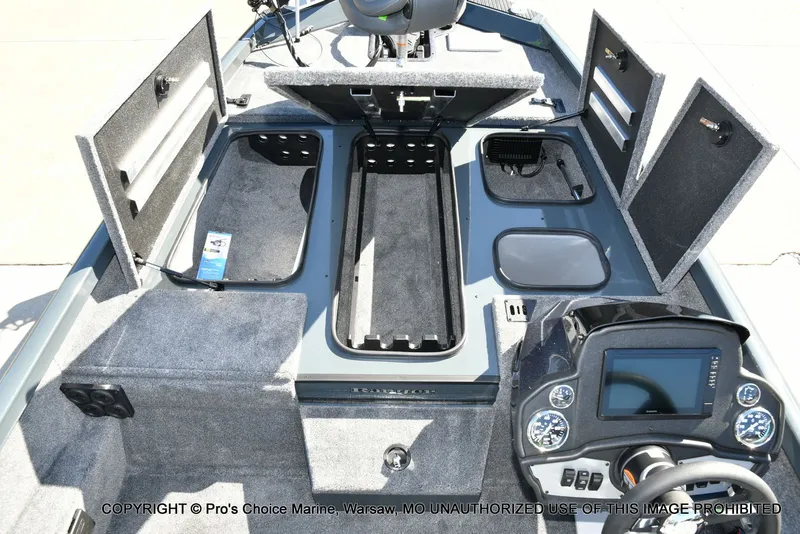 Slide: The Image of Ranger RT188P Garmin Livescope Cup Equipped 2026 - 13