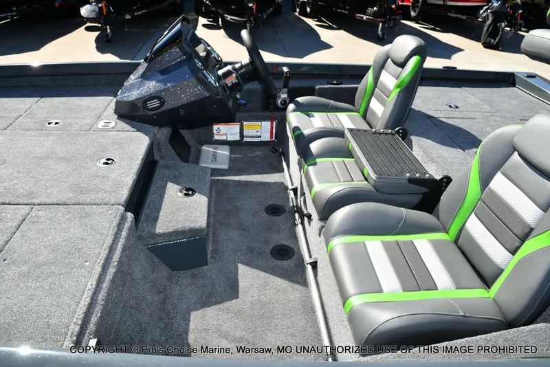 Slide: The Image of Ranger RT188P Garmin Livescope Cup Equipped 2026 - 18