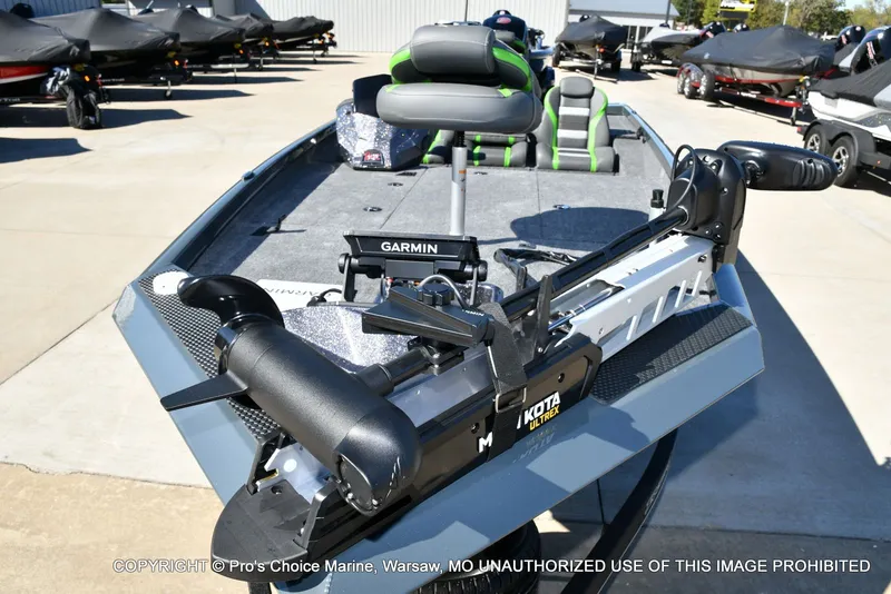 Slide: The Image of Ranger RT188P Garmin Livescope Cup Equipped 2026 - 30