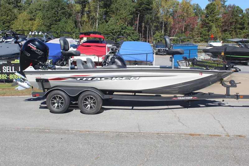 Slide: The Image of Tracker Pro Team 195 TXW 2023 - 6