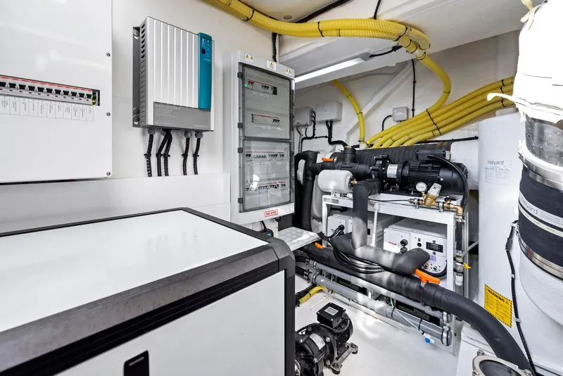 Slide: The Image of Fairline Squadron 68 2024 - 71