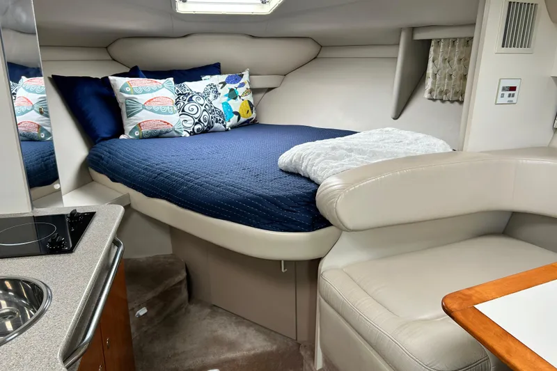 Slide: The Image of The cozy bed has a clear view of the TV. - 19