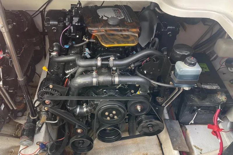 Slide: The Image of New 383 diesel engines - 33