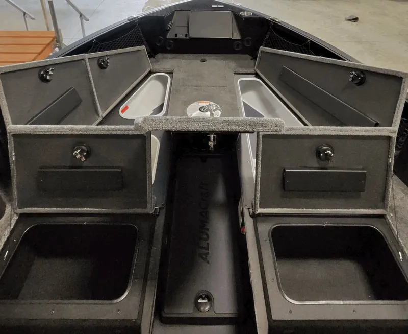 Slide: The Image of Alumacraft Competitor 175X Tiller 2026 - 5