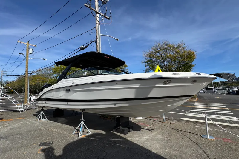 Slide: The Image of Sea Ray SLX 280 Outboard 2026 - 1