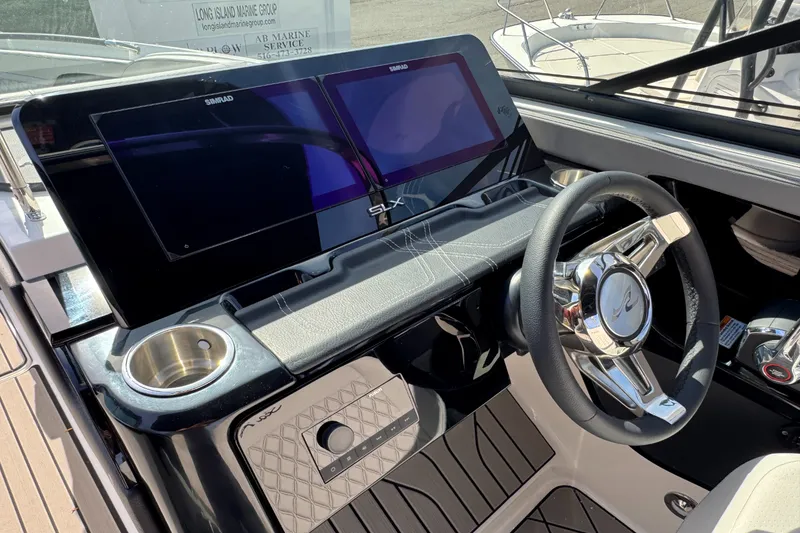 Slide: The Image of Sea Ray SLX 280 Outboard 2026 - 20