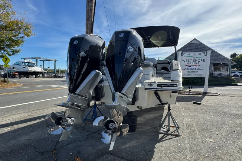 Slide: The Image of Sea Ray SLX 280 Outboard 2026 - 3
