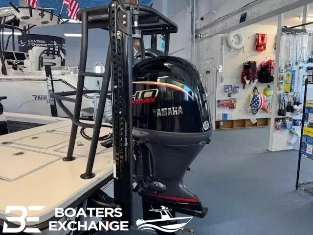 Slide: The Image of Maverick 18 HPX-V 2026 - 3