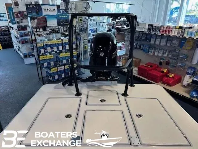 Slide: The Image of Maverick 18 HPX-V 2026 - 4