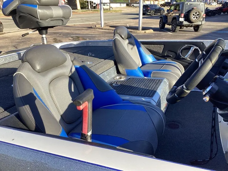 Slide: The Image of Ranger Z519C 2018 - 24