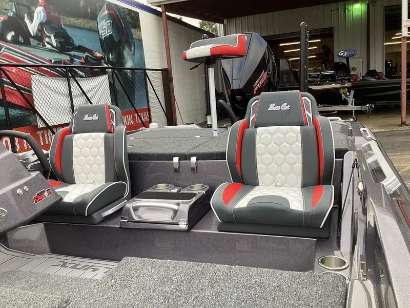 Slide: The Image of Bass Cat Lynx STS 2026 - 35