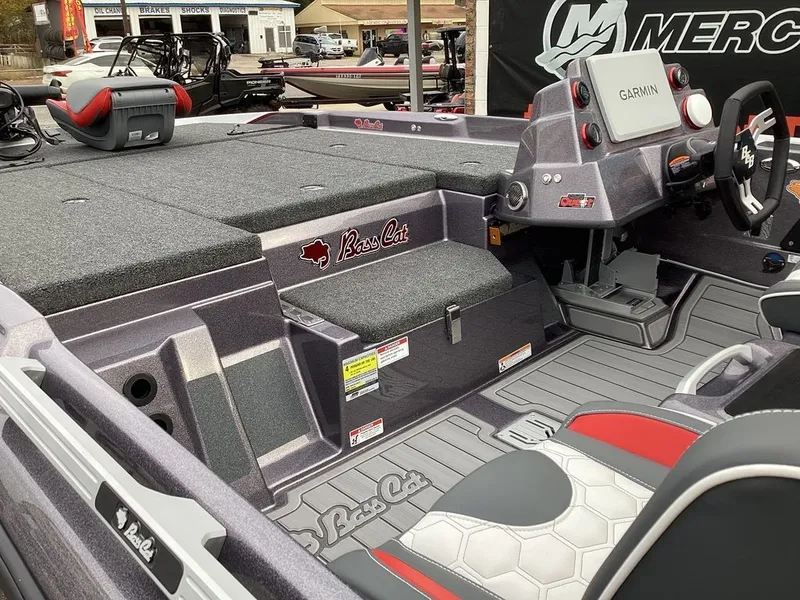 Slide: The Image of Bass Cat Lynx STS 2026 - 38