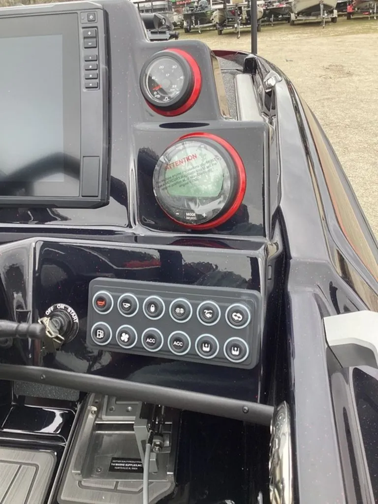 Slide: The Image of Bass Cat Lynx STS 2026 - 40