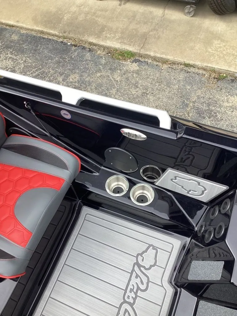 Slide: The Image of Bass Cat Lynx STS 2026 - 46