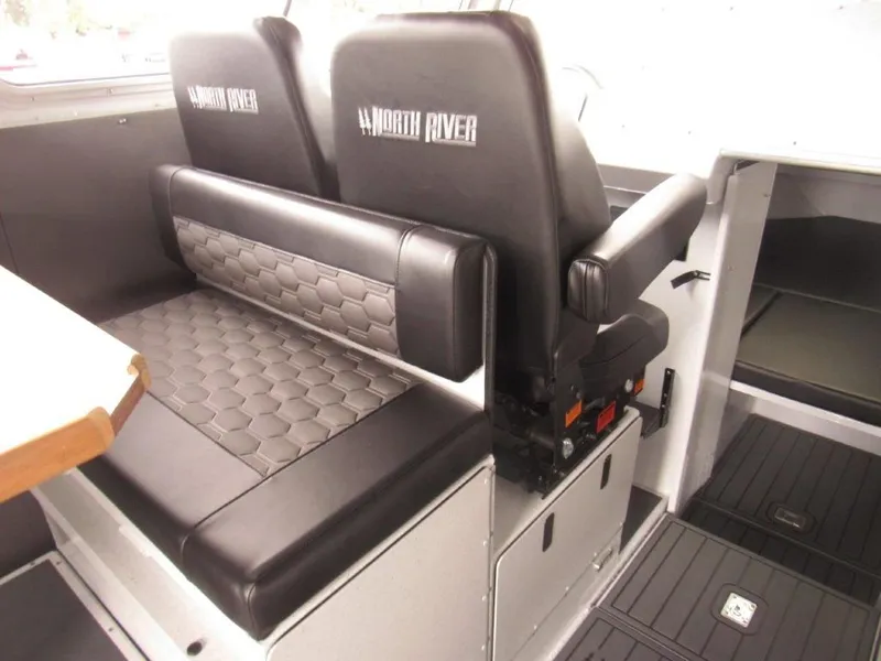 Slide: The Image of North River 3200EXL Endurance 2026 - 19