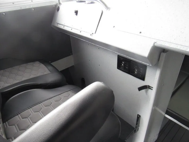 Slide: The Image of North River 3200EXL Endurance 2026 - 21