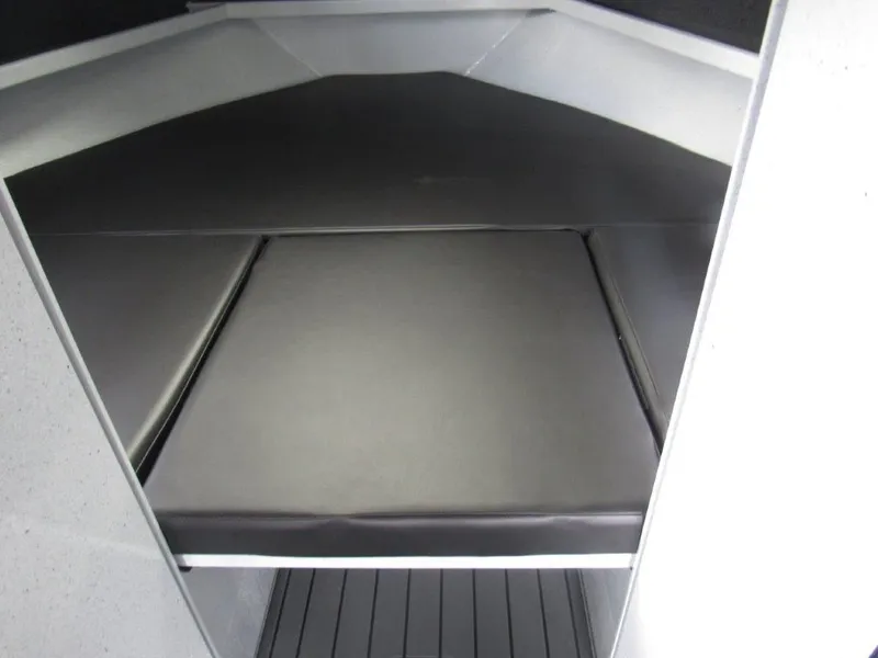 Slide: The Image of North River 3200EXL Endurance 2026 - 22