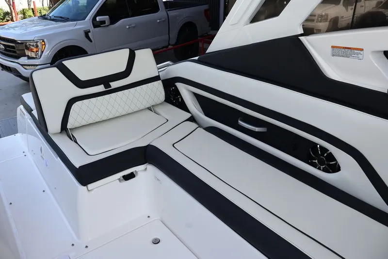 Slide: The Image of Yamaha 275SD 2026 - 16