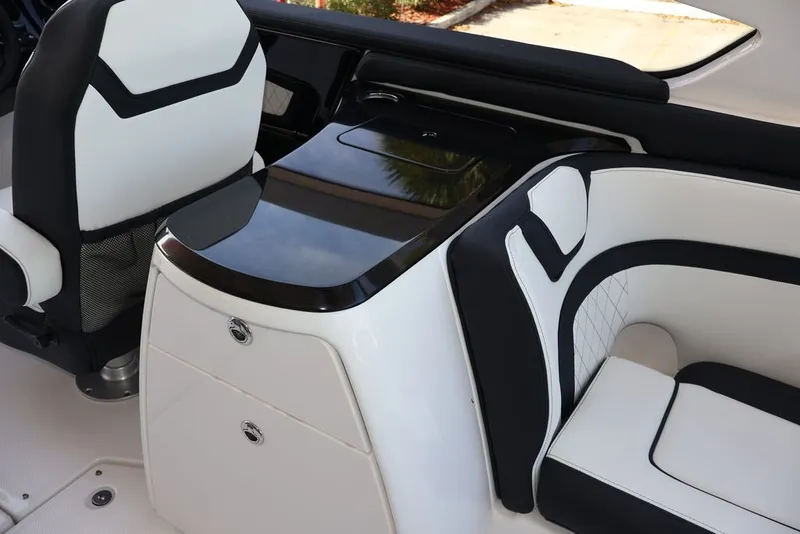 Slide: The Image of Yamaha 275SD 2026 - 18