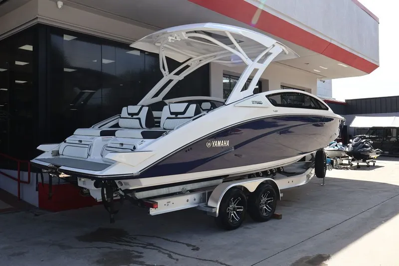 Slide: The Image of Yamaha 275SD 2026 - 2