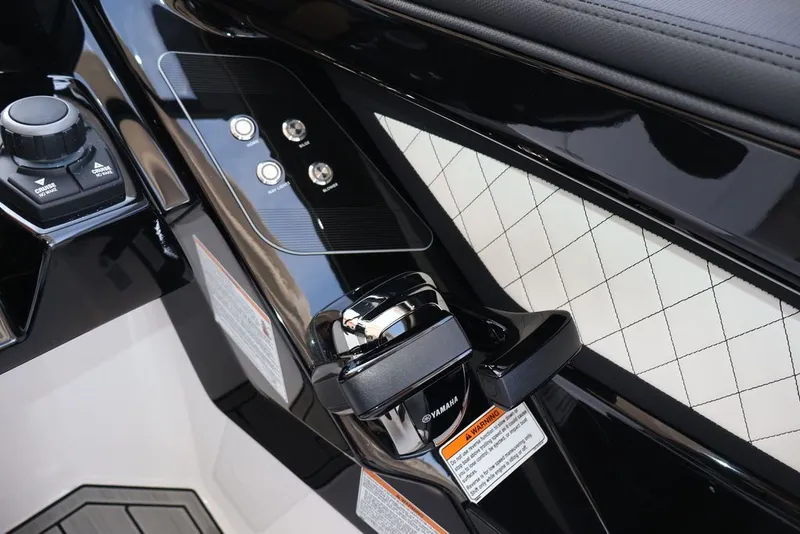 Slide: The Image of Yamaha 275SD 2026 - 25