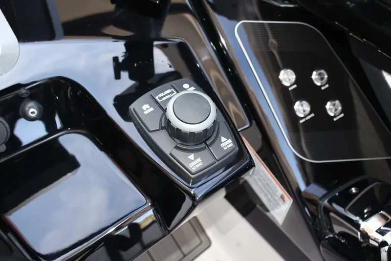 Slide: The Image of Yamaha 275SD 2026 - 26