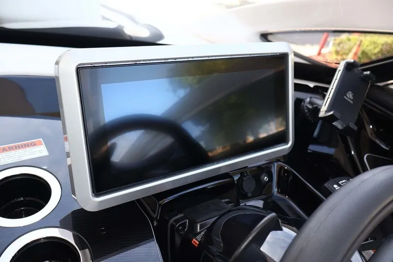 Slide: The Image of Yamaha 275SD 2026 - 28