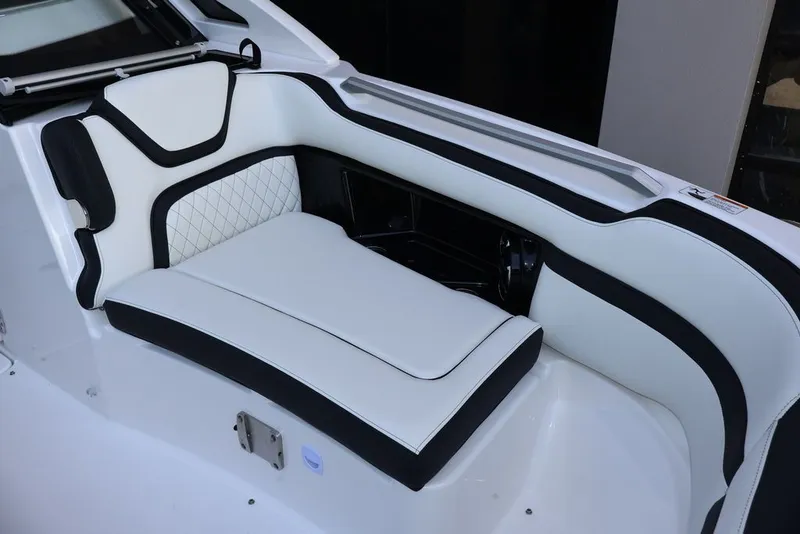 Slide: The Image of Yamaha 275SD 2026 - 31