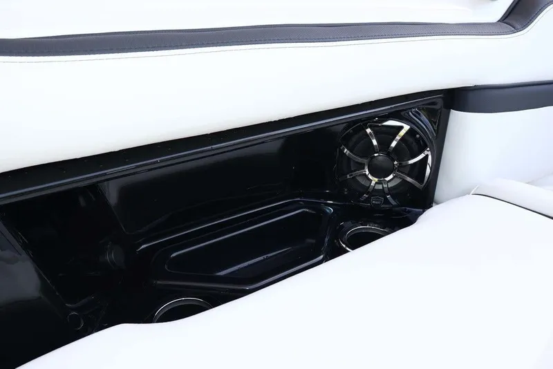 Slide: The Image of Yamaha 275SD 2026 - 34