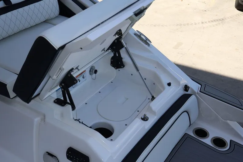 Slide: The Image of Yamaha 275SD 2026 - 7