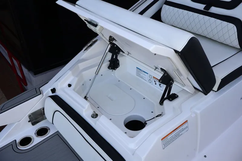 Slide: The Image of Yamaha 275SD 2026 - 9