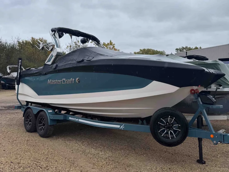 Slide: The Image of MasterCraft X22 2025 - 1