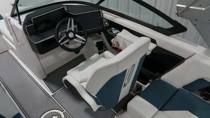 Slide: The Image of MasterCraft X22 2025 - 16