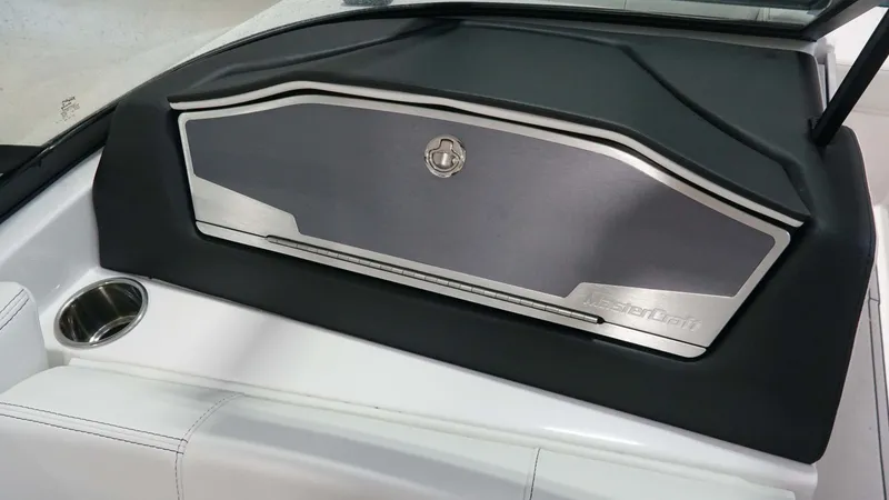 Slide: The Image of MasterCraft X22 2025 - 22