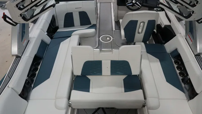 Slide: The Image of MasterCraft X22 2025 - 38