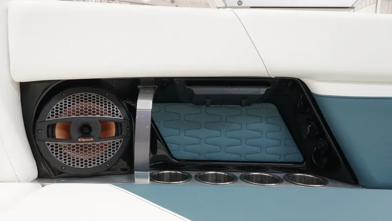 Slide: The Image of MasterCraft X22 2025 - 39