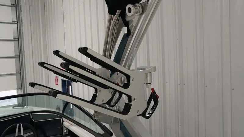 Slide: The Image of MasterCraft X22 2025 - 43