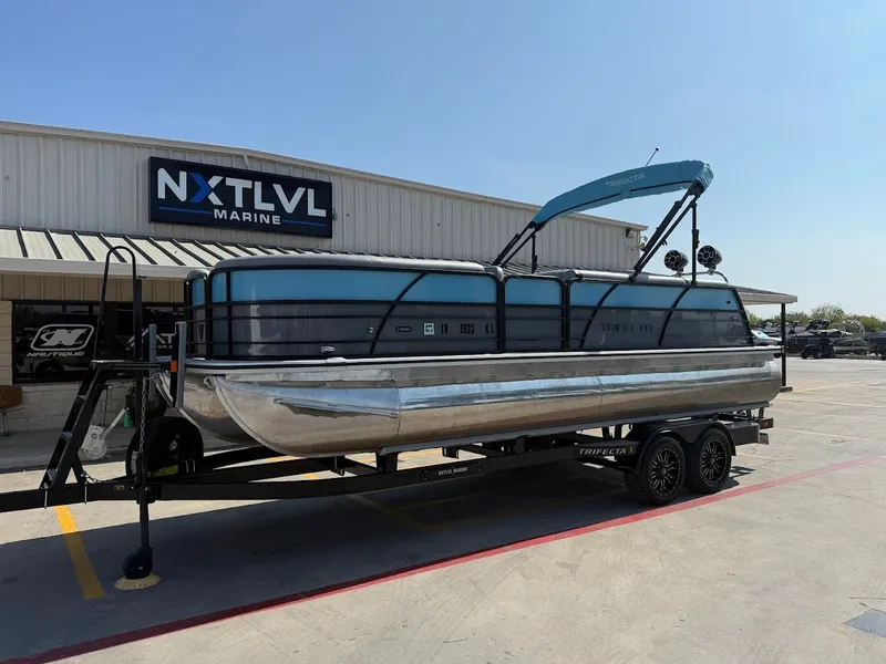 The Image of Trifecta 24C LE 2.75 2022 - 1