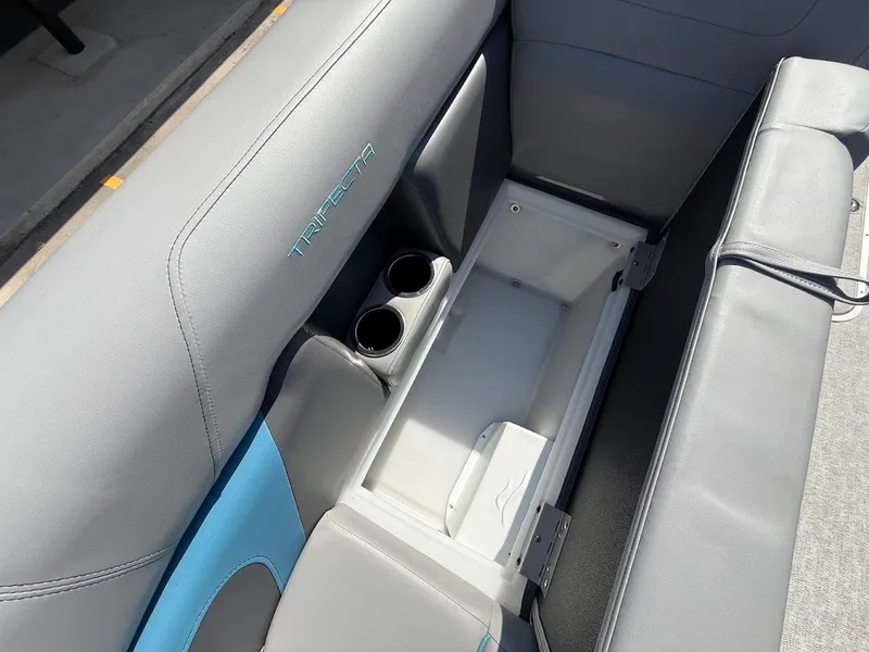 Slide: The Image of Trifecta 24C LE 2.75 2022 - 16