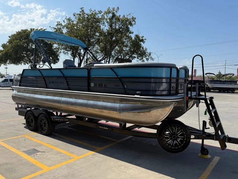 Slide: The Image of Trifecta 24C LE 2.75 2022 - 9